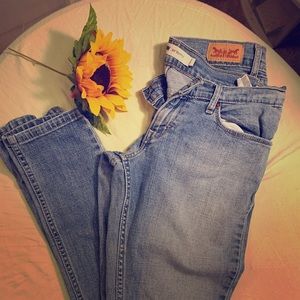 Levi 524 skinny jeans